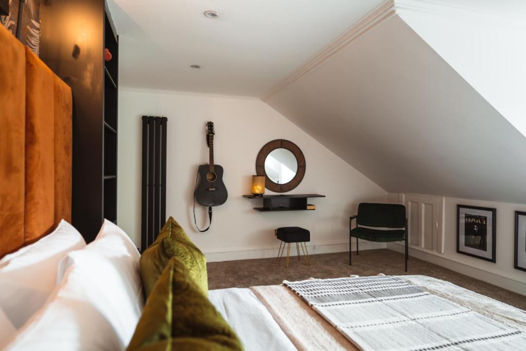 Апартаменты The West End Loft - 5* Retreat - Private Parking! Глазго Экстерьер фото